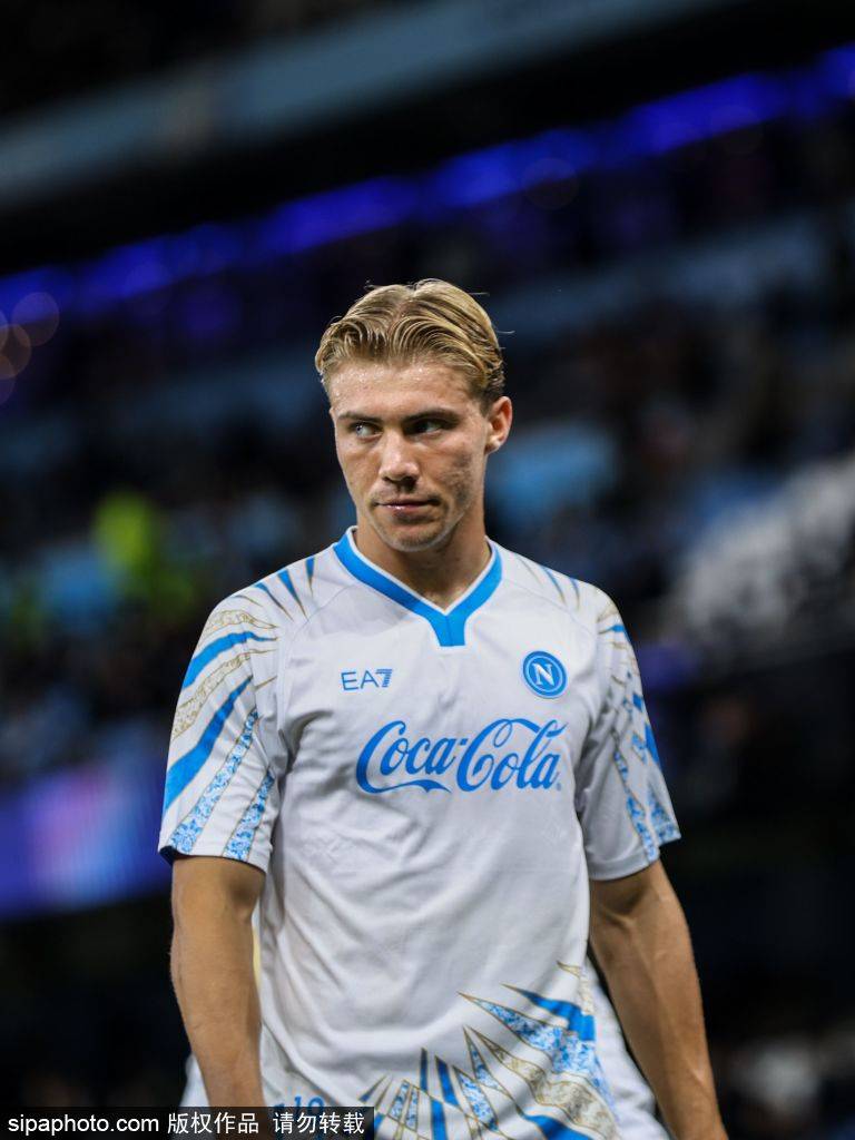 球形成了有, 在这场充满