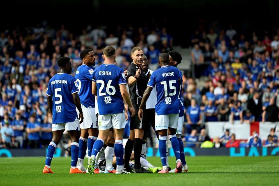 JkqfX, 塞勒斯面临